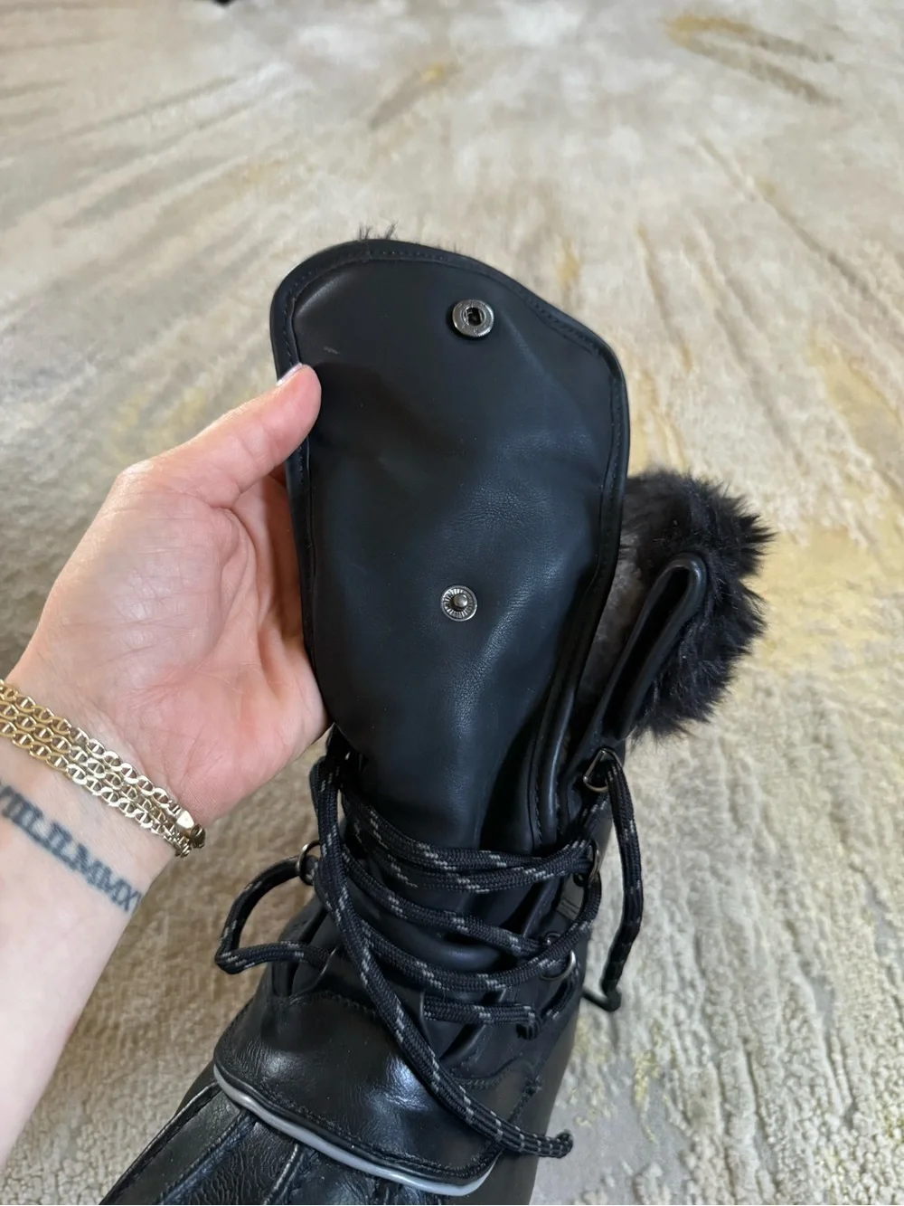 Dream Pairs Black Winter Snow Boots Thinsulate lace up lined fur trim 12